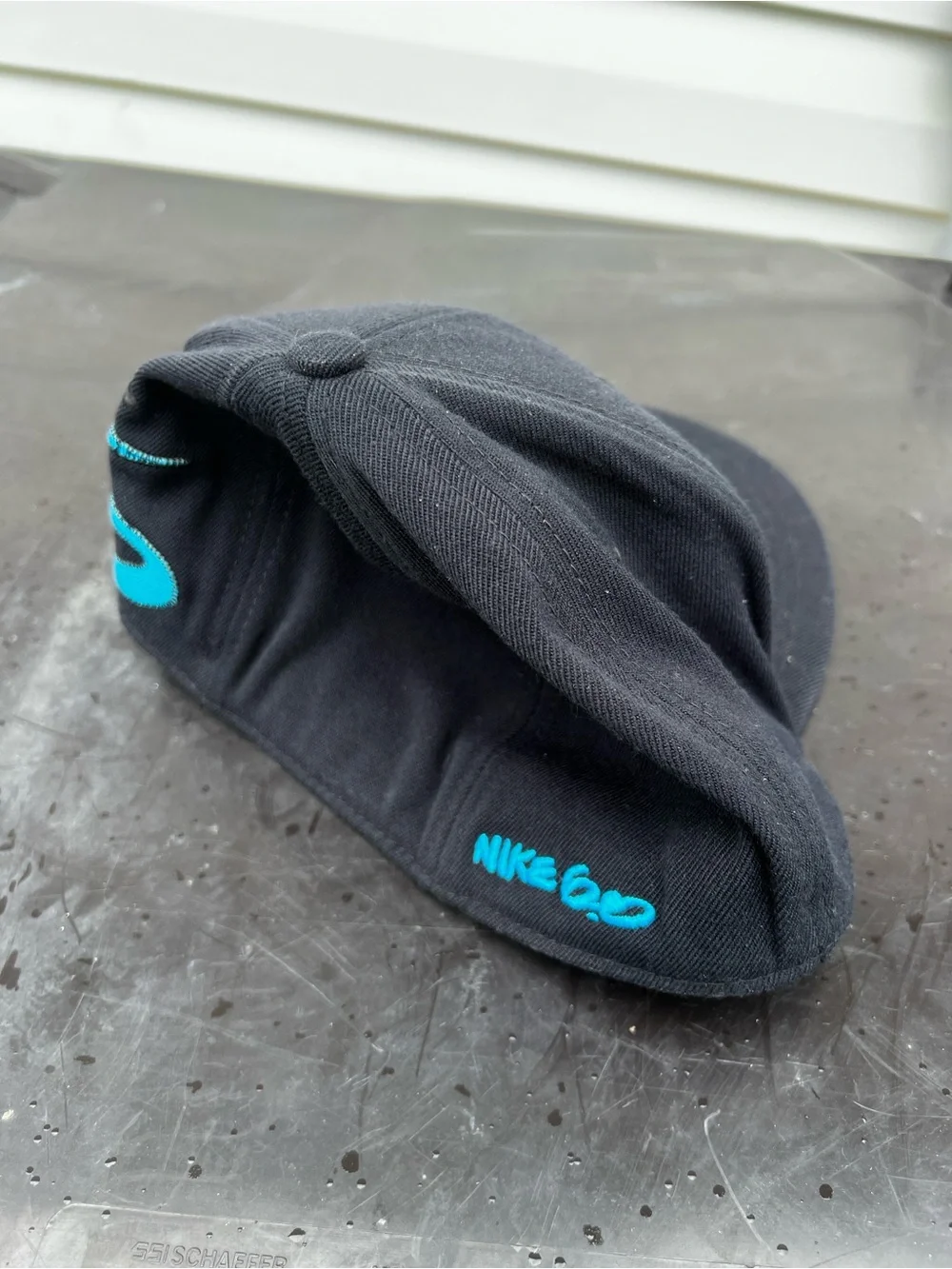 CLEAN Nike 6.0 Fitted Youth Black Blue Fitted Skate Hat